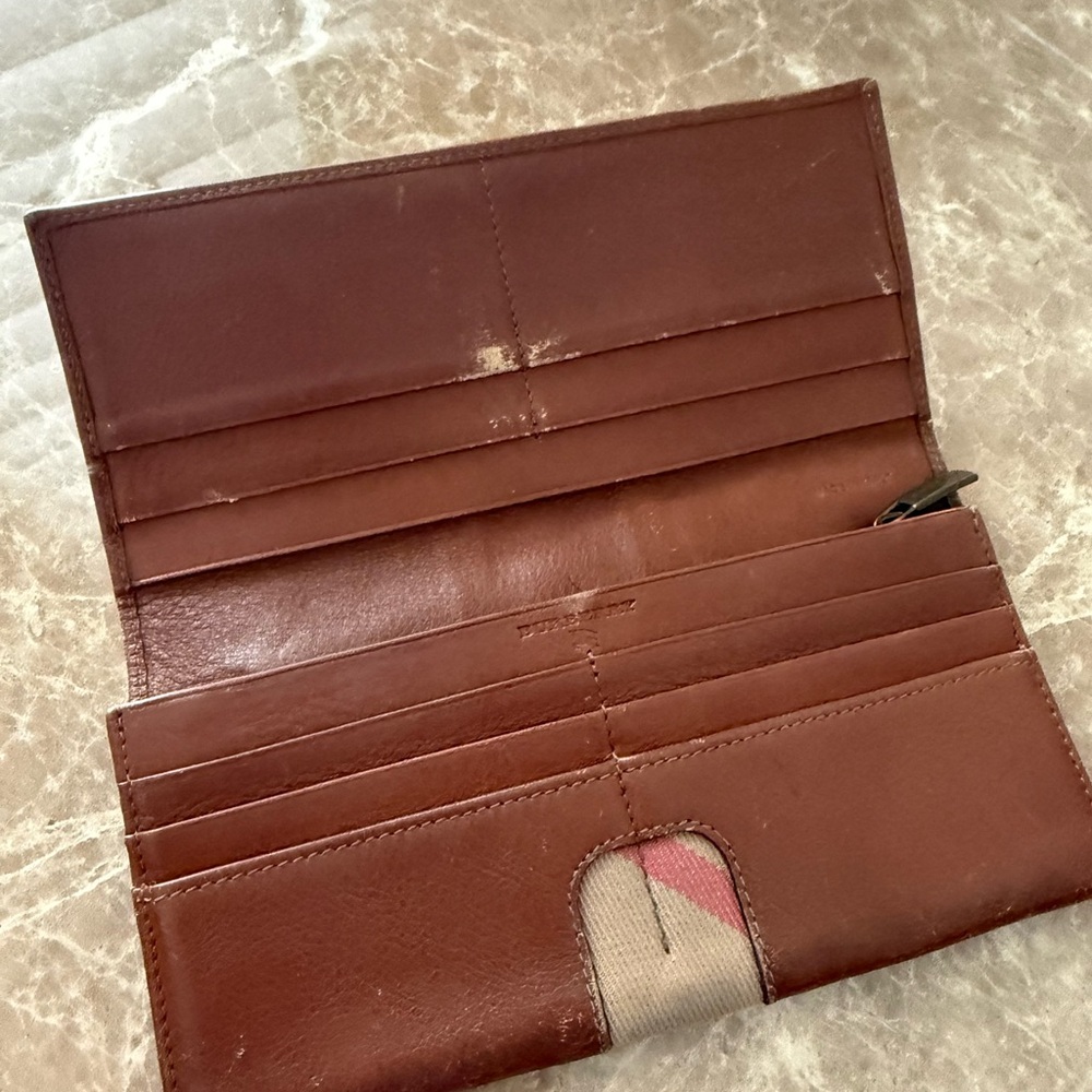 Burberry Brown Leather Wallet with Plaid Accent - Picture 2 of 4